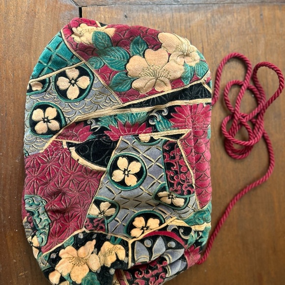 Vintage Tapestry Bag - Picture 2 of 3